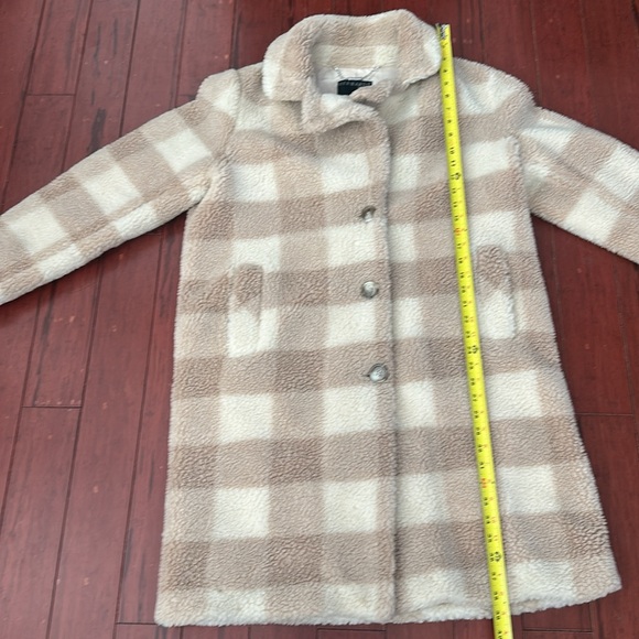 ⭐️SALE⭐️ Bernardo Check Teddy Faux Fur Long Sleeve Coat Pockets Size Large EUC - Picture 13 of 15
